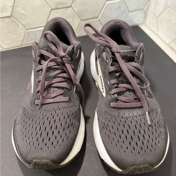 Brooks Ghost 16 Size 9.5 Woman’s Black & White Cushioned Running Walking - Picture 2 of 7